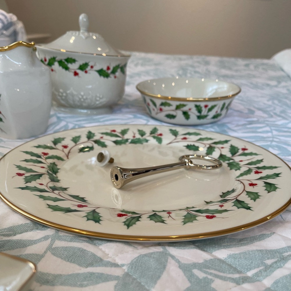 Lenox Holiday Set (NWT/NWOT - orig boxes "NOT" included) --- Retail value $600+ - Picture 2 of 15